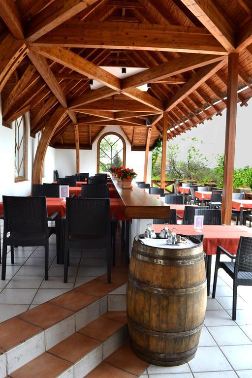 فيلينس Tekergo Motel Es Etterem المظهر الخارجي الصورة